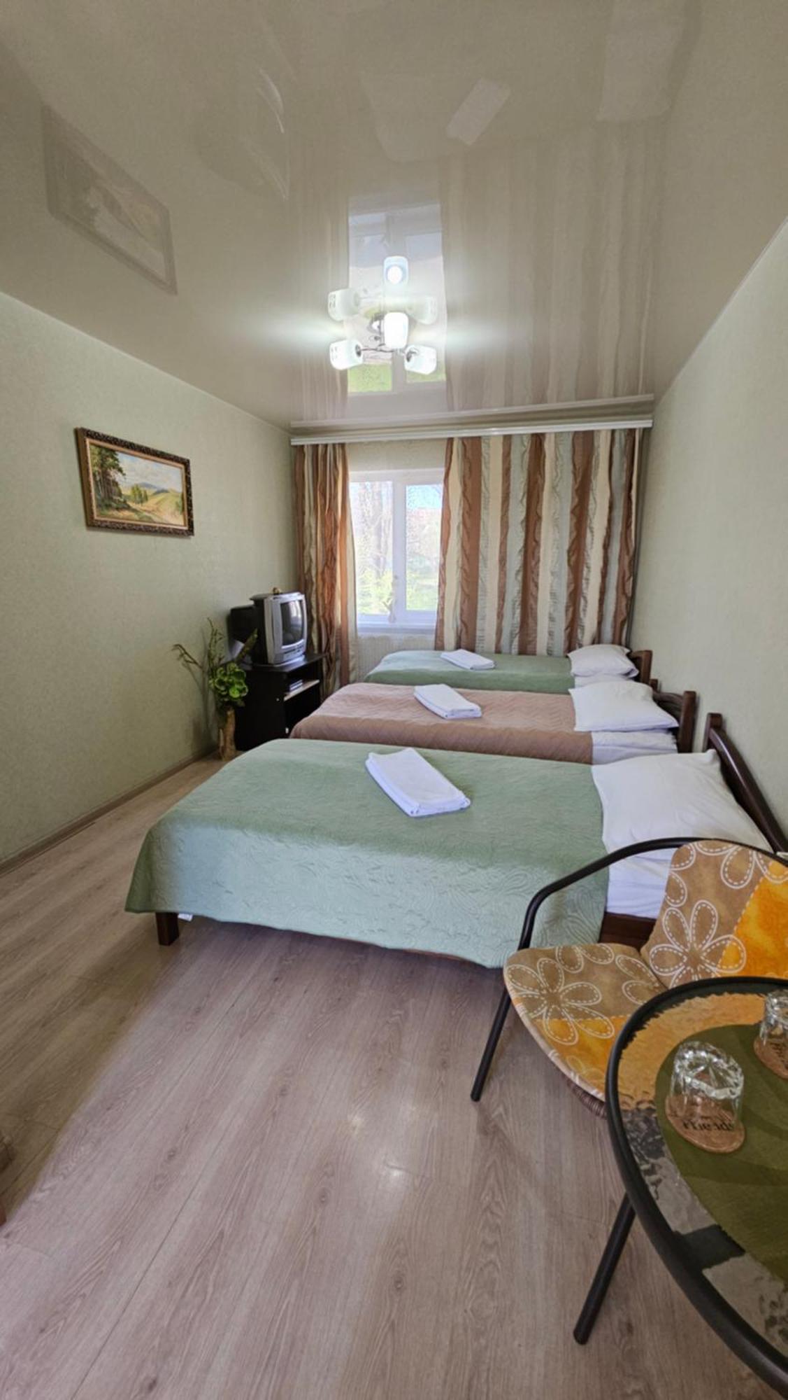 Domashniy Hotell Kamjanets-Podilskyj Exteriör bild