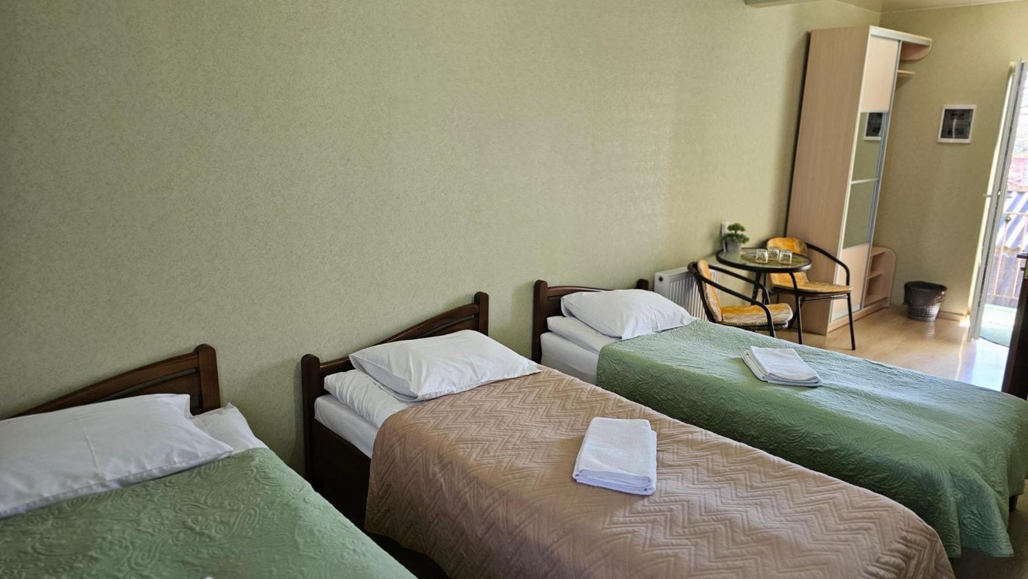 Domashniy Hotell Kamjanets-Podilskyj Exteriör bild